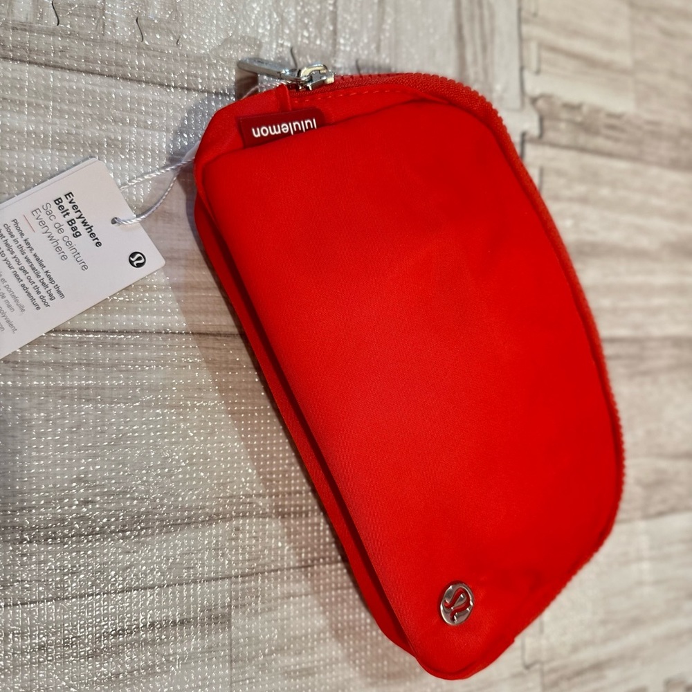 Brand new lululemon belt bag with tag - Red - 1l